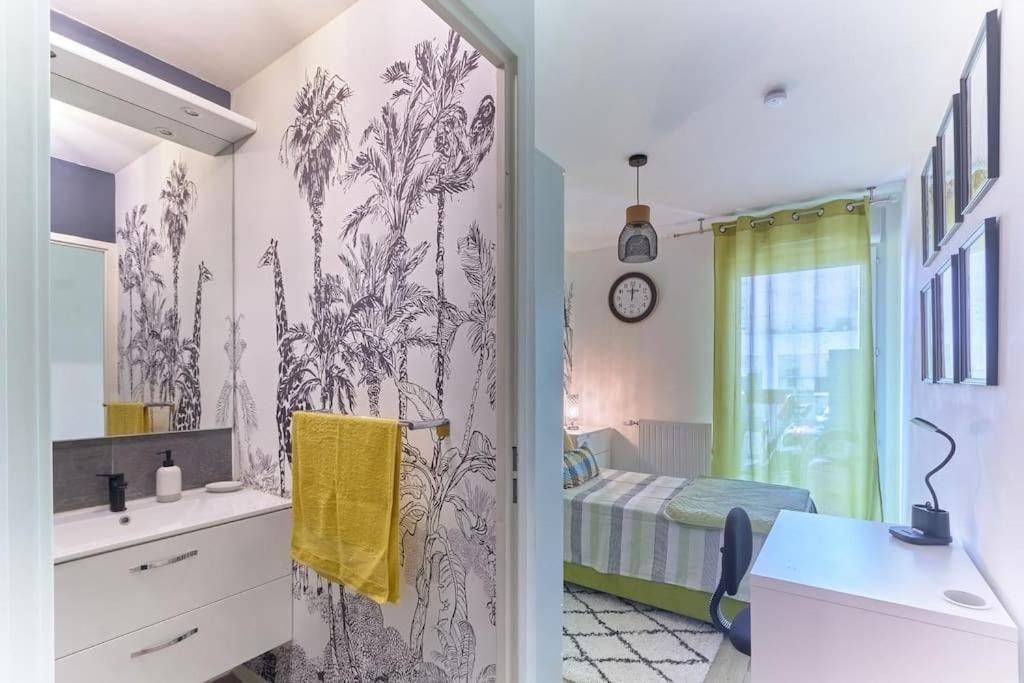 Appartement 4 Pieces - La Rose Des Yvelines - Classe 3 Etoiles Трап Экстерьер фото