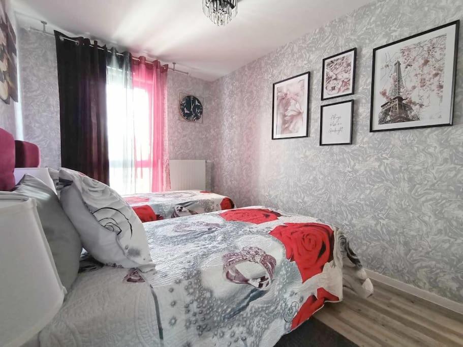 Appartement 4 Pieces - La Rose Des Yvelines - Classe 3 Etoiles Трап Экстерьер фото