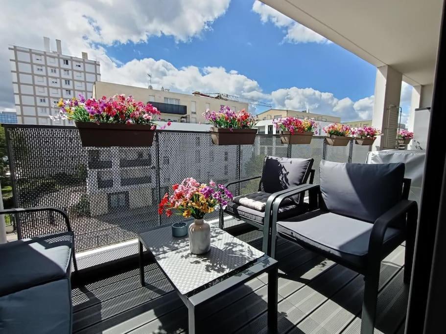 Appartement 4 Pieces - La Rose Des Yvelines - Classe 3 Etoiles Трап Экстерьер фото
