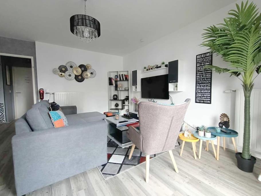 Appartement 4 Pieces - La Rose Des Yvelines - Classe 3 Etoiles Трап Экстерьер фото